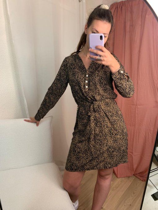 Robe noire détails camel