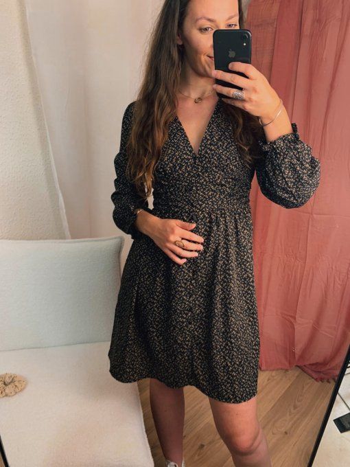 Robe noire à motif camel 