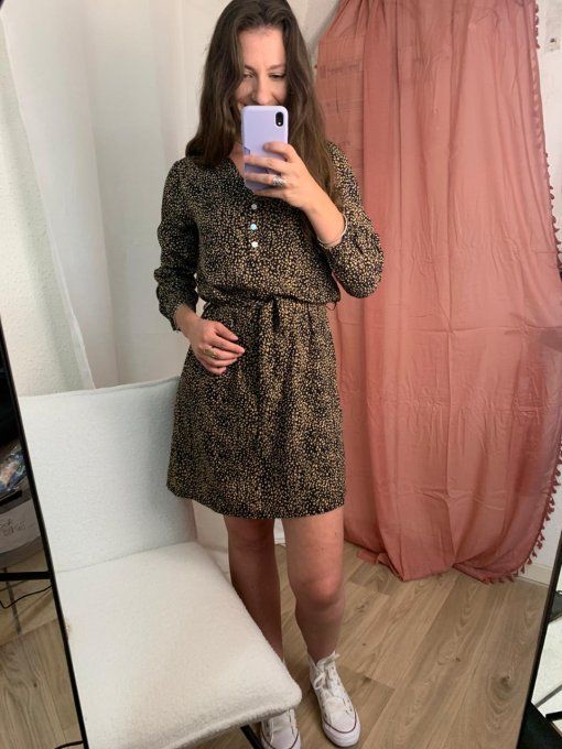 Robe noire détails camel