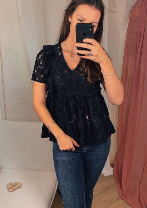 Blouse en dentelle  noire 