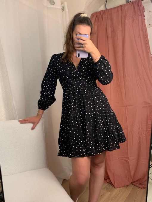 Robe noire à pois blanc