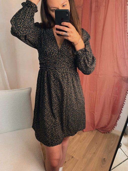 Robe noire à motif camel 