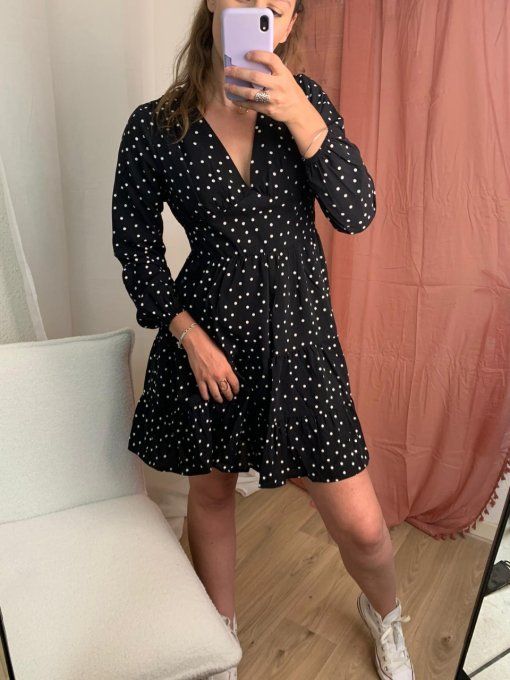 Robe noire à pois blanc