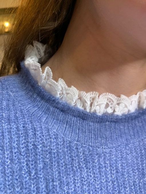 Pull col dentelle bleu 