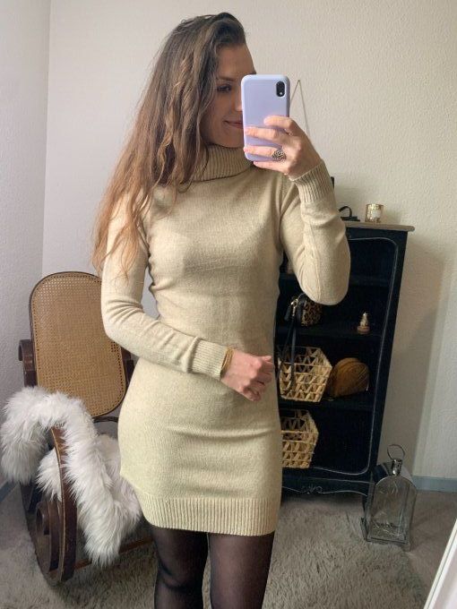 Robe pull à col beige 